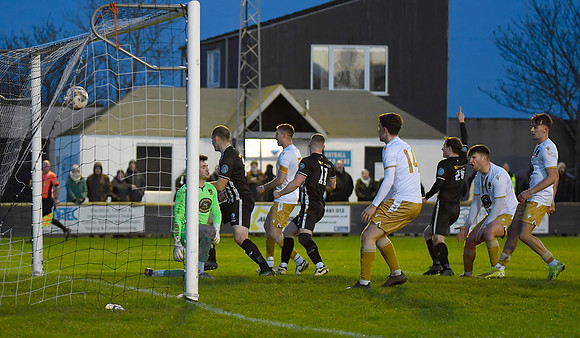 Wick Academy 2 v Huntly 1 - SHFL - Harmsworth Park - 20/12/2025