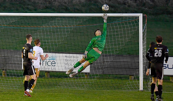 Wick Academy 2 v Huntly 1 - SHFL - Harmsworth Park - 20/12/2025