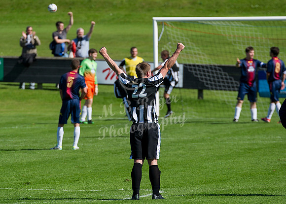 Wick 3 v Fraserburgh 0   024 p _MDR1740 Michael Steven celebrating Richard MacAdie goal