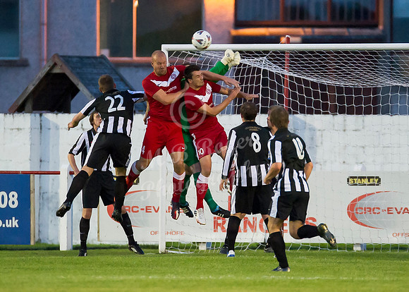 Brora 6 v Wick 2  029 p _MDR4024 Ross Tokley Steven Mackay James More - Tokley goal for Brora