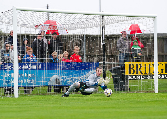 Deveronvale 0 v Wick 4  051 p _MDR2720 James More
