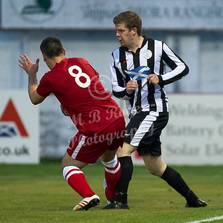 Brora 6 v Wick 2  027 p _MDR4001 Richard Hart on Ross Allan