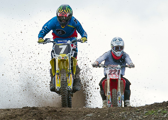 MotoX 2013 Rnd4  022 s _MDR1160 No 7 Morgan Robertson No 221 Ryan Sinclair