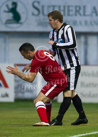 Brora 6 v Wick 2  029 p _MDR4002 Richard Hart on Ross Allan