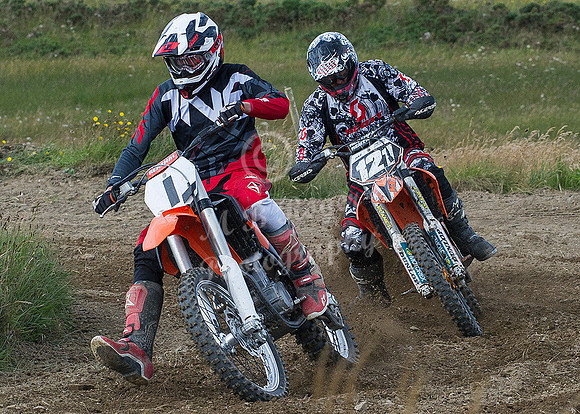 MotoX 2013 Rnd4  042 s_MDR1385  No 121 Darren Sinclair  No 1 Tom Hawkins