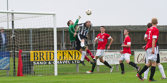 Deveronvale 0 v Wick 4  030 p _MDR2522 Craig Shearer Darren McConnachie - 1st goal Craig Shearer