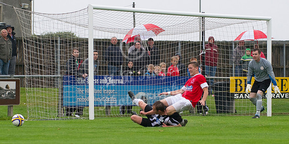 Deveronvale 0 v Wick 4  064 p _MDR2916 Richard MacAdie Craig Cowie