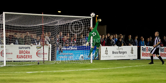 Brora 6 v Wick 2  046 p _MDR4271 James More