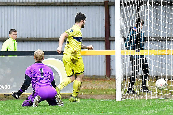 Huntly 3 v Wick 2 - SHFL - Christie Park - 05/10/2019