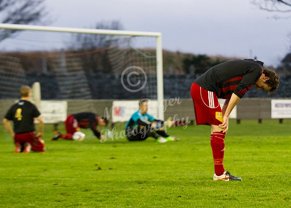 Wick 2 v Inverurie 2  SHFL 23/11/2013<br/>Inverurie players showing their disappointment after losing a second goal