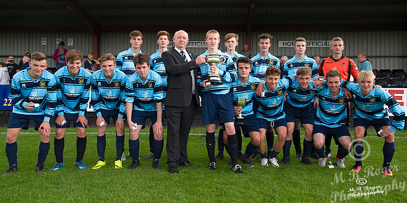 Banks O'Dee with Under 17's SHFL Play off Trophy