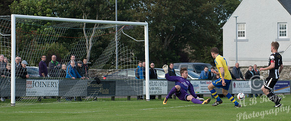 Wick 1 v Inverurie 1 SHFL Harmsworth Park 03/09/2016