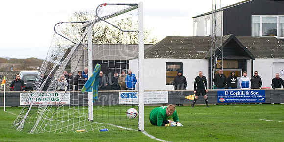 Wick,Wick Academy,Wick goal,Fort William,Highland League,SHFL,Scorries,Harmsworth Park,Gary Weir 8 goals,Gary Weir goal 8,Chuckie Weir,Chuckie Weir goal 8,Robert Donaldson