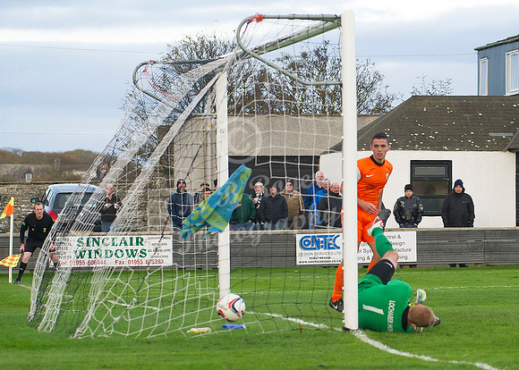 Wick,Wick Academy,Wick goal,Fort William,Highland League,SHFL,Scorries,Harmsworth Park,Gary Weir 8 goals,Gary Weir goal 3,Chuckie Weir,Chuckie Weir goal 3,Robert Donaldson,Barna Tot