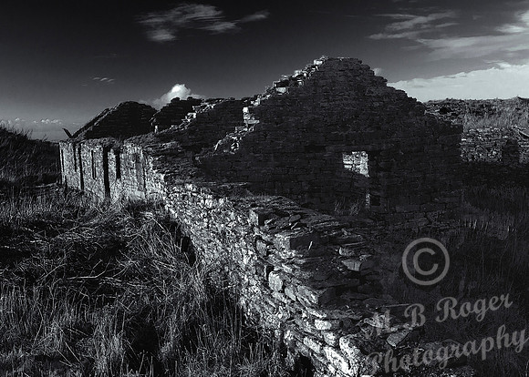 cottage ruins at CastleHill